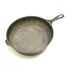 Load image into Gallery viewer, Wagner -O- Cast Iron Pan #1088C (3x15.5x10)
