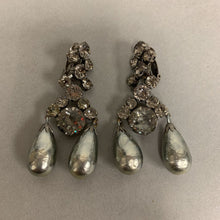 Load image into Gallery viewer, Vintage Gray Rhinestone Faux Pearl Statement Clip Earrings
