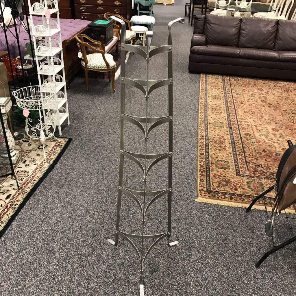 Metal Pan Rack Stand (60x18x16)