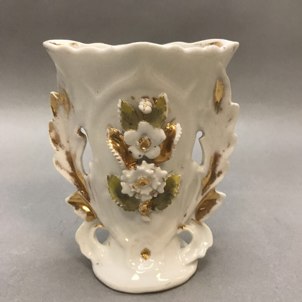 Glazed White Porcelain Gold Leaf w Flowers (5.5