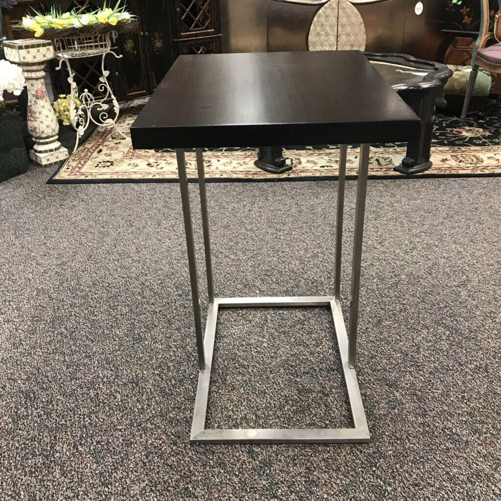 End Table / Lamp Table with Metal Frame (30x18x24)