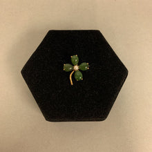 Load image into Gallery viewer, 14K Gold Jade Pearl Clover 1&quot; Pin (3.8g)
