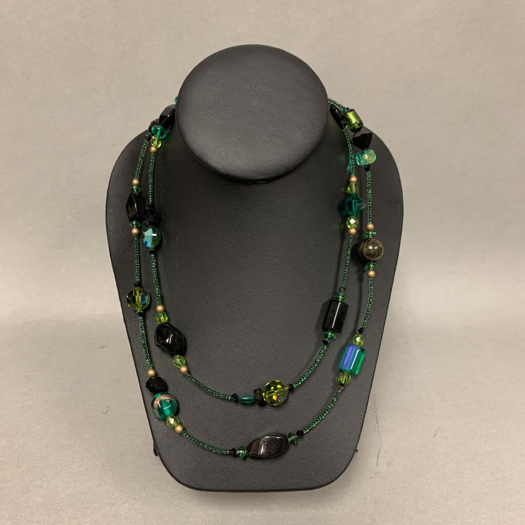 Mei Fa Black & Green Art Glass & Lucite Bead Necklace (44