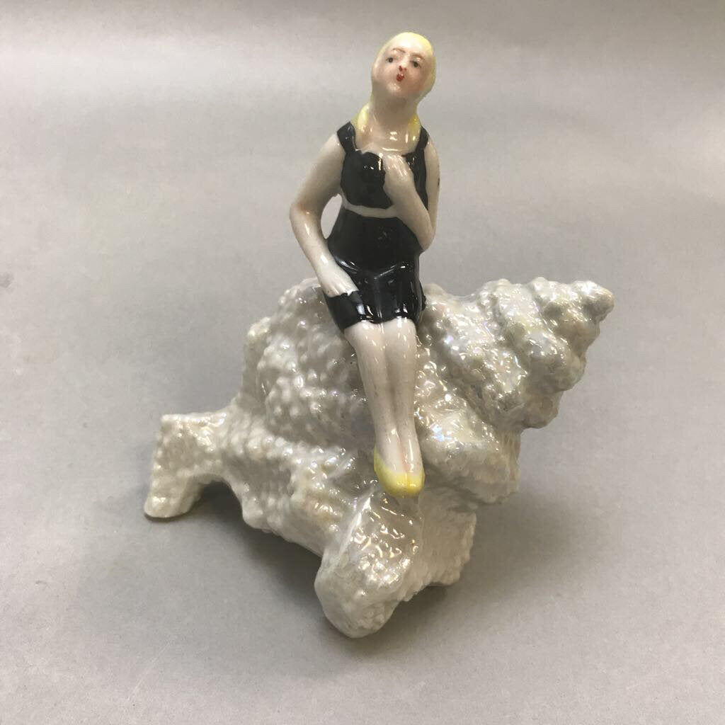 Vintage Lusterware Lady on Sea Shell Figurine (4.5) – Main Street