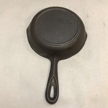 Load image into Gallery viewer, .Cast Iron #3X Skillet (7&quot;)
