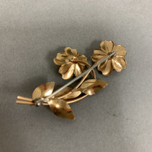 Load image into Gallery viewer, Vintage Krementz Goldtone Cultured Pearl Flowers Brooch Pin (2&quot;)
