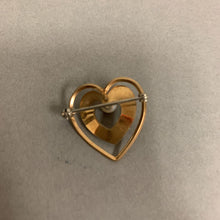 Load image into Gallery viewer, Vintage Krementz Goldtone Cultured Pearl Heart Brooch Pin (1&quot;)
