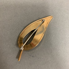 Load image into Gallery viewer, Vintage Krementz Goldtone Leaf Brooch Pin (2.5&quot;)
