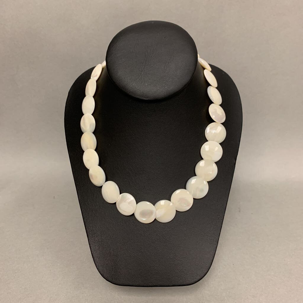 Vintage mother fashion of pearl necklace