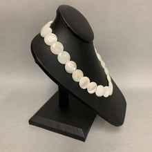 Load image into Gallery viewer, Vintage Mother of Pearl Overlapping Flat Bead Necklace (17&quot;)
