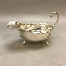 Load image into Gallery viewer, Silverplate Gravy Boat (4x8x4)
