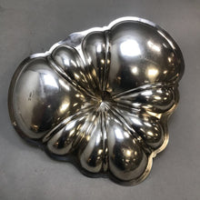 Load image into Gallery viewer, Silverplate Divided Bonbon Dish (~4x10.5x10)
