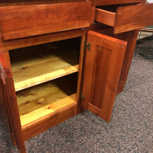 Load image into Gallery viewer, Pine Hutch (80x46x27)
